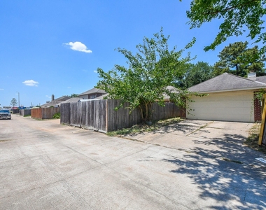 15319 Goodman Street - Photo Thumbnail 25