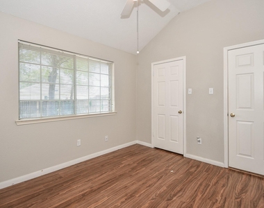 15319 Goodman Street - Photo Thumbnail 9