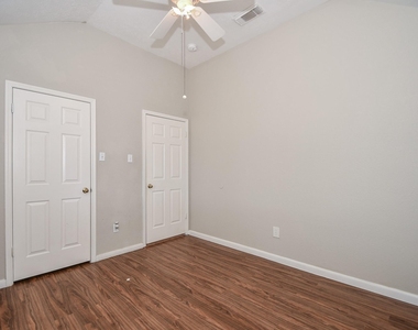15319 Goodman Street - Photo Thumbnail 10