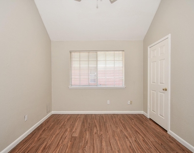 15319 Goodman Street - Photo Thumbnail 12