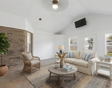 11 Clara Barton Lane - Photo Thumbnail 6