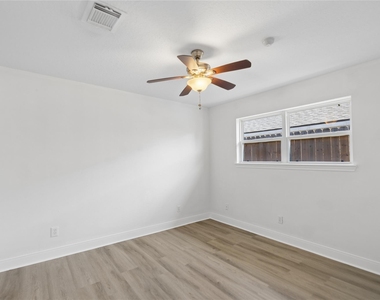 11 Clara Barton Lane - Photo Thumbnail 15