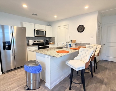 16799 N Marie Village Drive - Photo Thumbnail 4