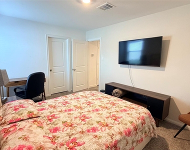 16799 N Marie Village Drive - Photo Thumbnail 9