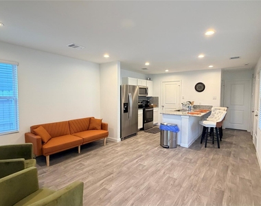 16799 N Marie Village Drive - Photo Thumbnail 5