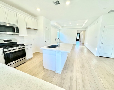 21823 White Stone Creek Dr - Photo Thumbnail 14
