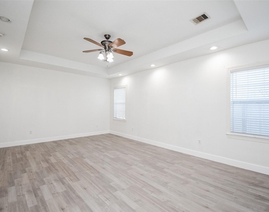 4714 Talina Way - Photo Thumbnail 15