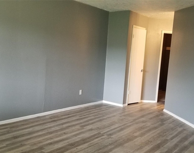 16727 Lost Quail Drive - Photo Thumbnail 9