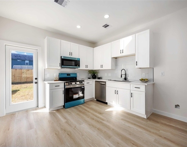 7221 Sandra Street - Photo Thumbnail 11