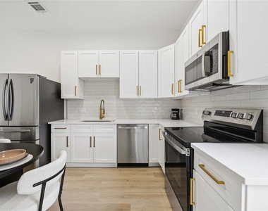 7217 Sandra Street - Photo Thumbnail 8