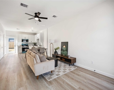 7221 Sandra Street - Photo Thumbnail 5
