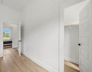 7217 Sandra Street - Photo Thumbnail 12