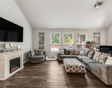 20906 Cypress Overlook Trail - Photo Thumbnail 15