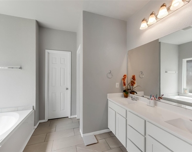 20906 Cypress Overlook Trail - Photo Thumbnail 18
