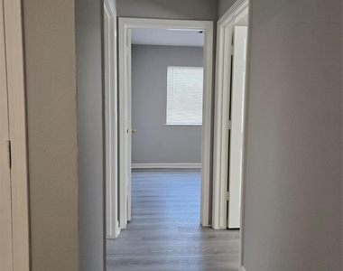 10806 Zircon Court - Photo Thumbnail 10