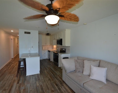445 Carolcrest Lane - Photo Thumbnail 10