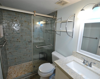 445 Carolcrest Lane - Photo Thumbnail 5