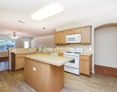 1006 Harrisburg Court - Photo Thumbnail 7