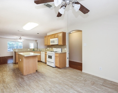 1006 Harrisburg Court - Photo Thumbnail 5