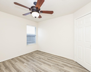 1006 Harrisburg Court - Photo Thumbnail 16