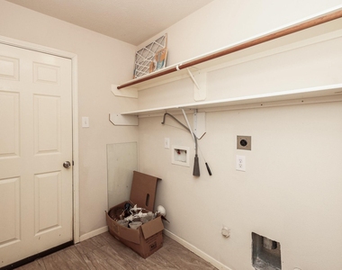 1006 Harrisburg Court - Photo Thumbnail 18
