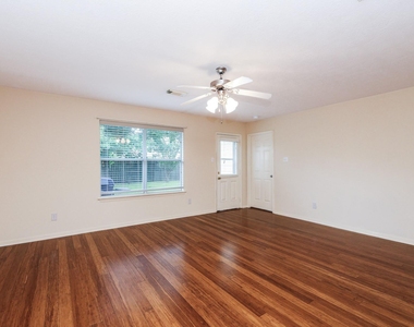 1006 Harrisburg Court - Photo Thumbnail 8