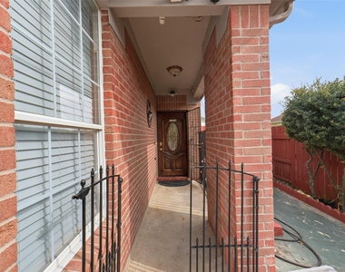 19614 Jackson Brook Way - Photo Thumbnail 2