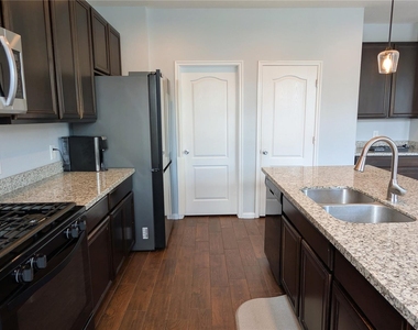 22518 Belmont Cove Lane - Photo Thumbnail 12