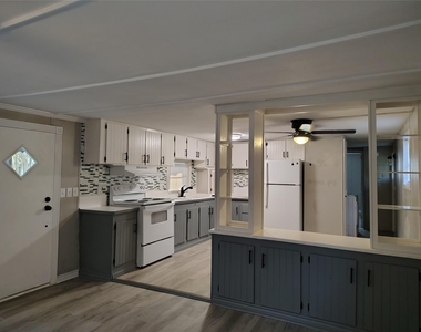 17406 Spruce Lane - Photo Thumbnail 19