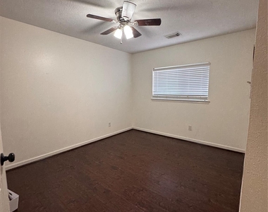 11502 Cecil Summers Way - Photo Thumbnail 9