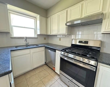 3043 Mosby Drive - Photo Thumbnail 8