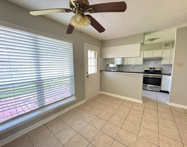 3043 Mosby Drive - Photo Thumbnail 10