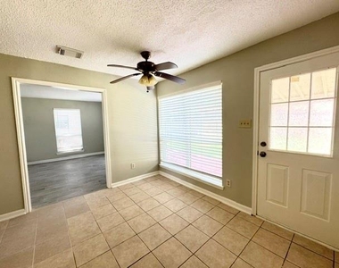 3043 Mosby Drive - Photo Thumbnail 9
