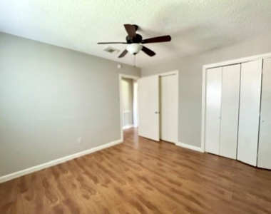 3043 Mosby Drive - Photo Thumbnail 17