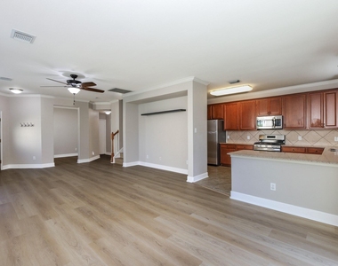 16021 Summerville Lake Drive - Photo Thumbnail 9