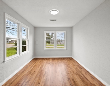 234 E Texas Street - Photo Thumbnail 9