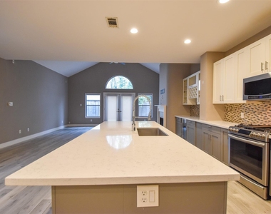 5710 Cornish Street - Photo Thumbnail 10