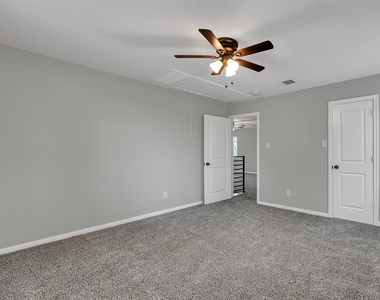 12744 Point Aquarius Boulevard - Photo Thumbnail 33