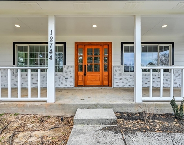 12744 Point Aquarius Boulevard - Photo Thumbnail 4