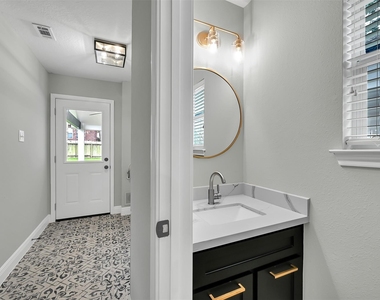 12744 Point Aquarius Boulevard - Photo Thumbnail 21