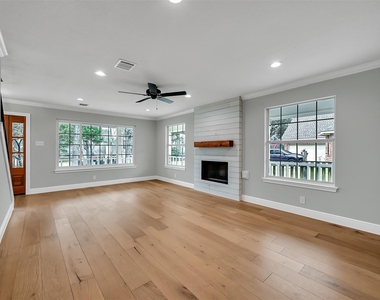 12744 Point Aquarius Boulevard - Photo Thumbnail 9