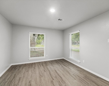 4114 Hill Oak Drive - Photo Thumbnail 6
