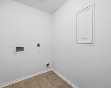 9006 Blue Cedar Lane - Photo Thumbnail 16
