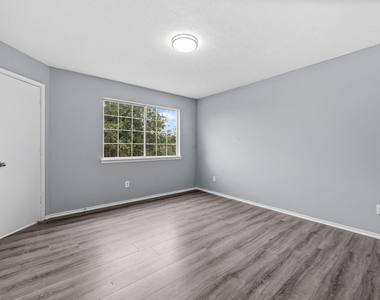 9006 Blue Cedar Lane - Photo Thumbnail 20