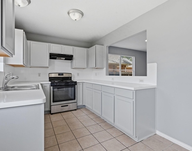 9006 Blue Cedar Lane - Photo Thumbnail 9