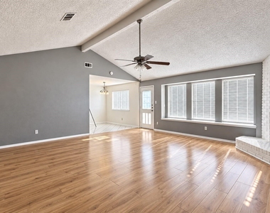 6703 Loch Bruceray Dr - Photo Thumbnail 4
