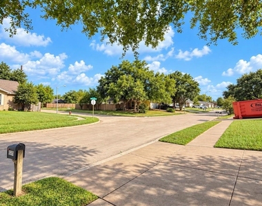 6703 Loch Bruceray Dr - Photo Thumbnail 32