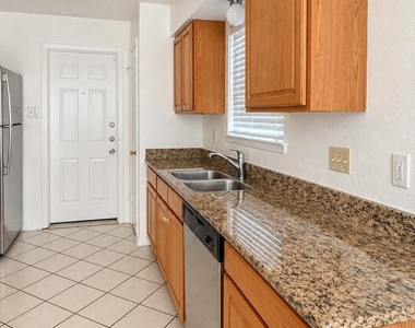 6703 Loch Bruceray Dr - Photo Thumbnail 10