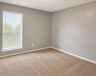 6703 Loch Bruceray Dr - Photo Thumbnail 13