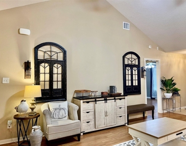 7808 Colonial Lane - Photo Thumbnail 19